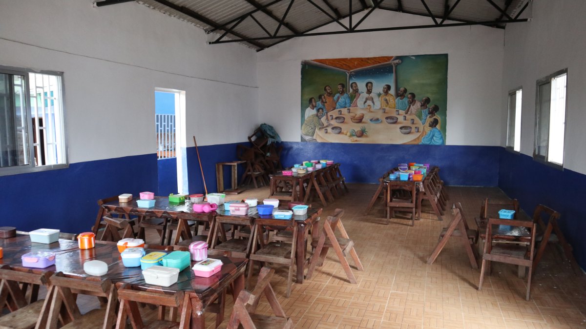 Asilo_Francesco_Leonardi_aula_Amicidellasierraleone_ODV (2)